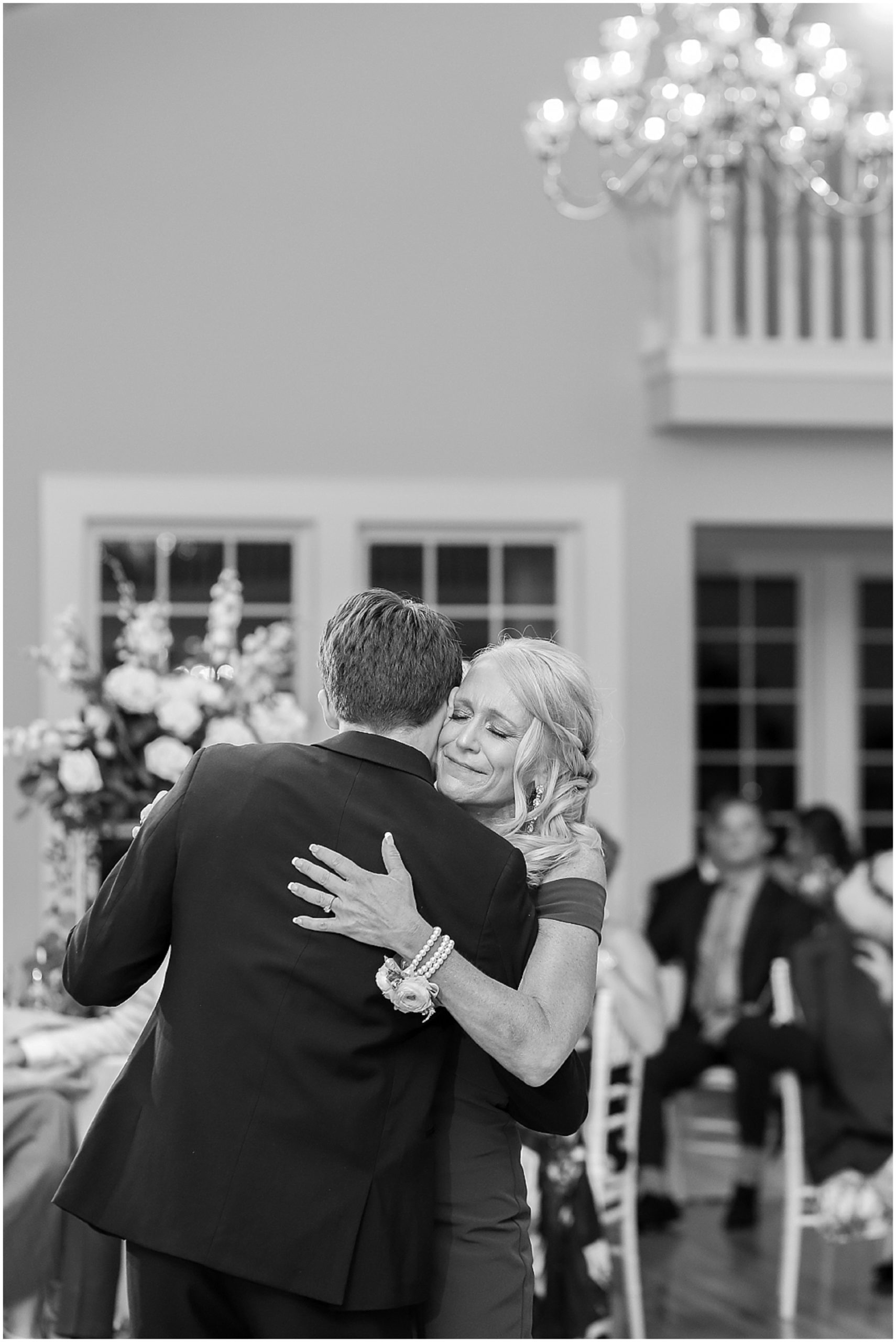 Jessica + Jacob's Summer Wedding at the Hawthorne House | KC Wedding ...