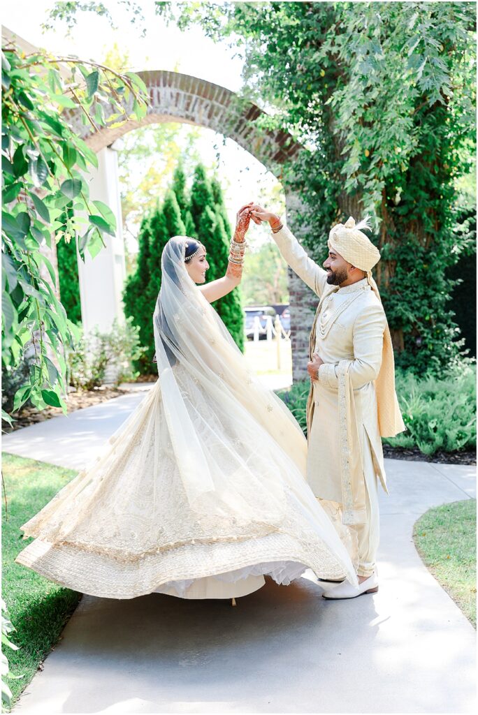 Looking for an Indian wedding photographer in Kansas City or Arkansas? See this dreamy South Asian wedding inspiration!